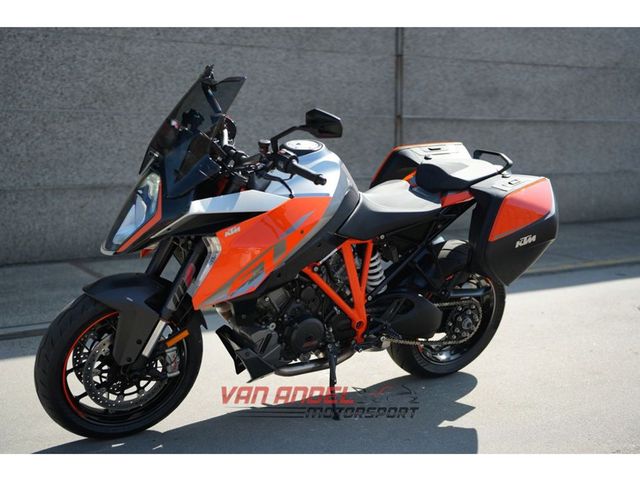ktm - 1290-super-duke-gt