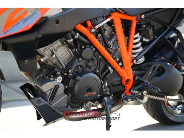 ktm - 1290-super-duke-gt