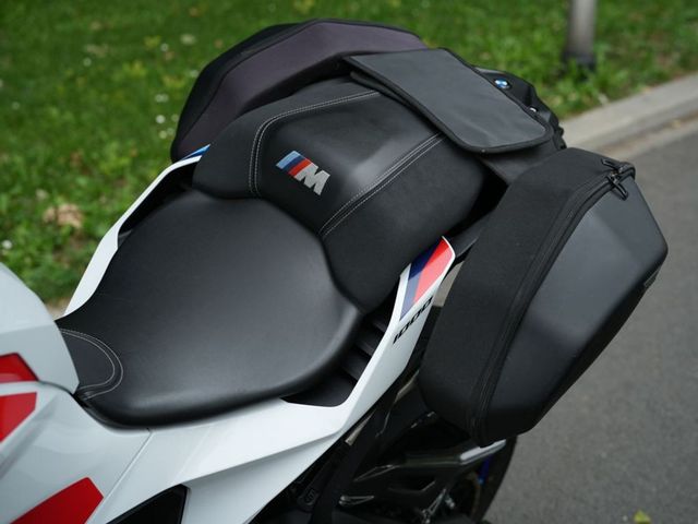 bmw - m-1000-xr