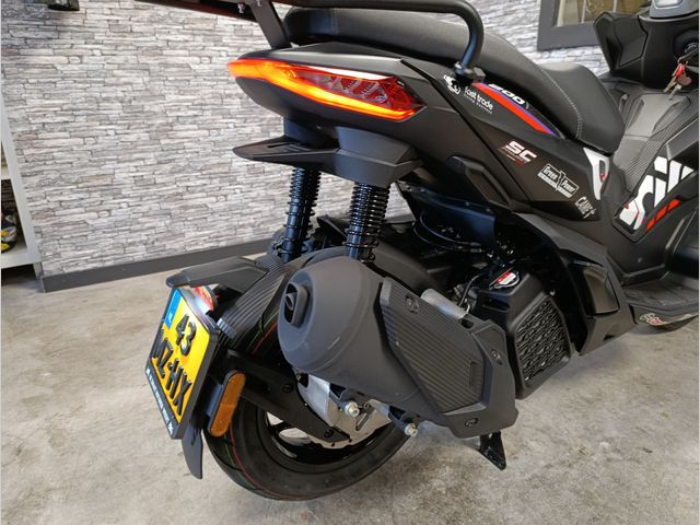aprilia - sr-gt-200