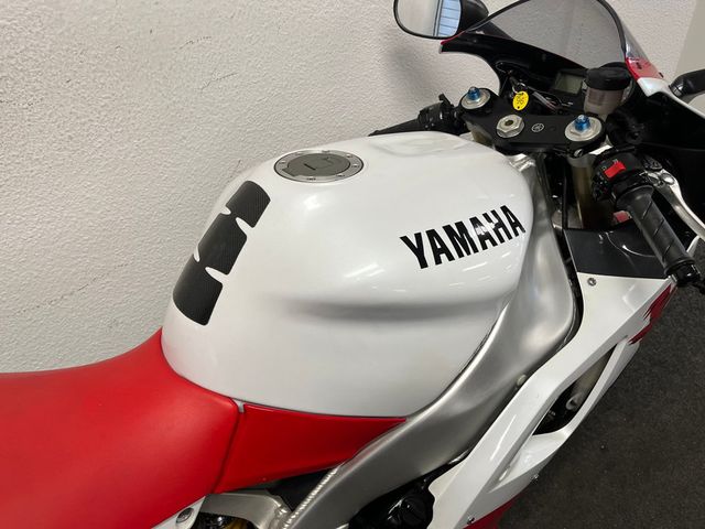 yamaha - yzf-r1