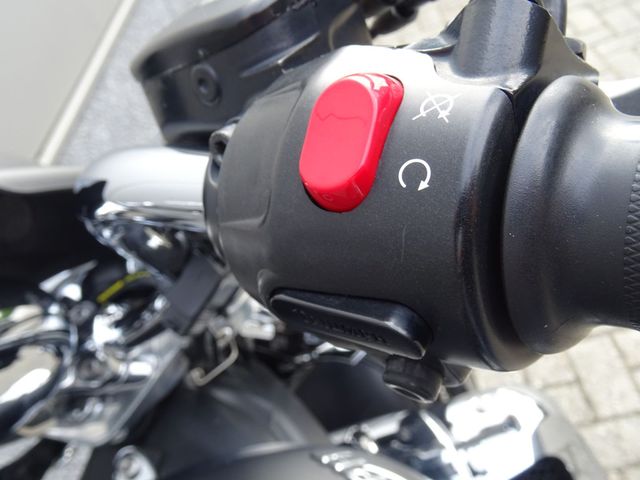 triumph - rocket-iii-roadster-abs