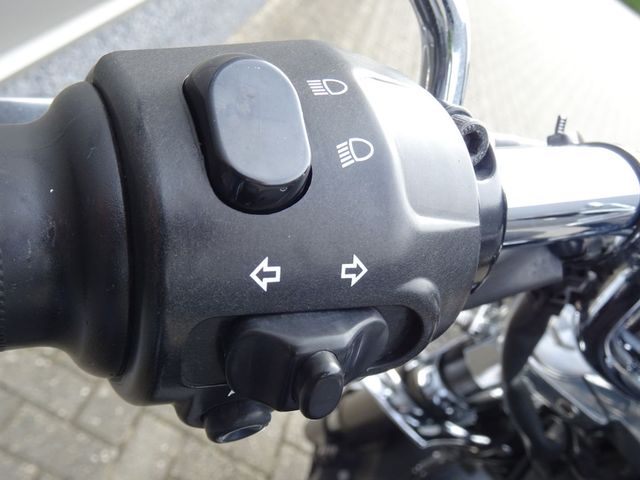 triumph - rocket-iii-roadster-abs