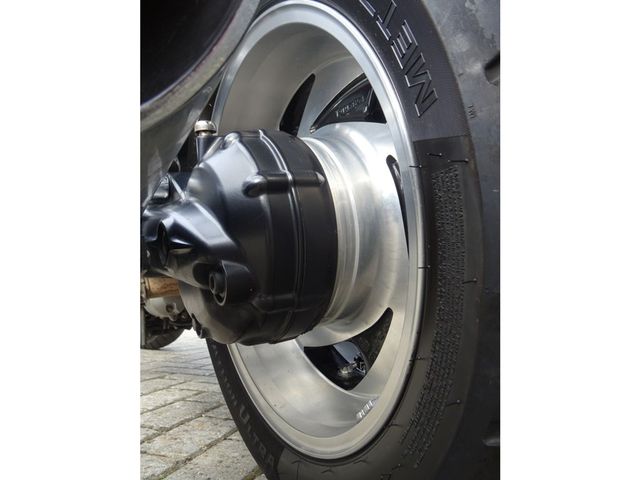 triumph - rocket-iii-roadster-abs