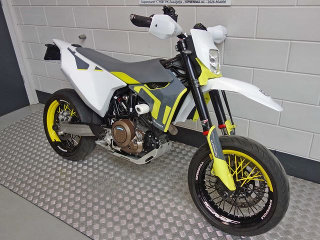 husqvarna - 701-supermoto