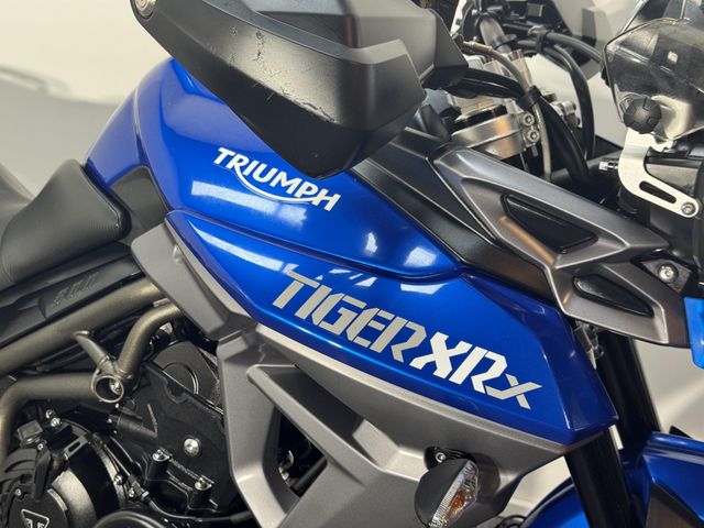 triumph - tiger-800-xrx