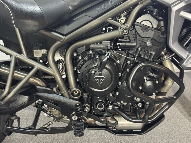 triumph - tiger-800-xrx