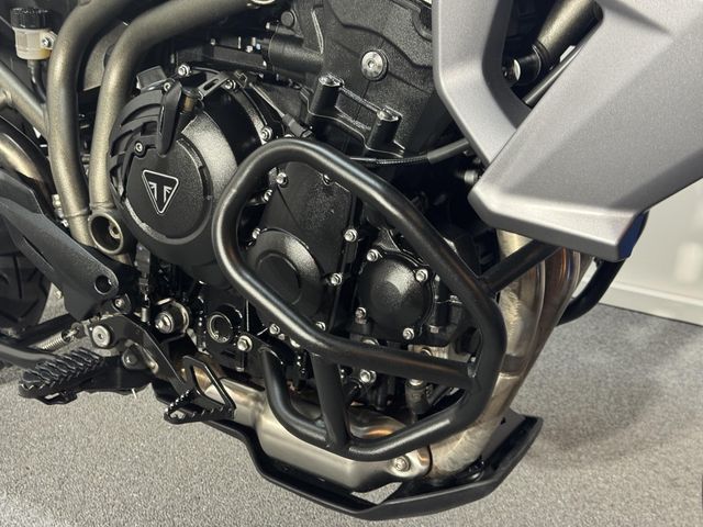 triumph - tiger-800-xrx