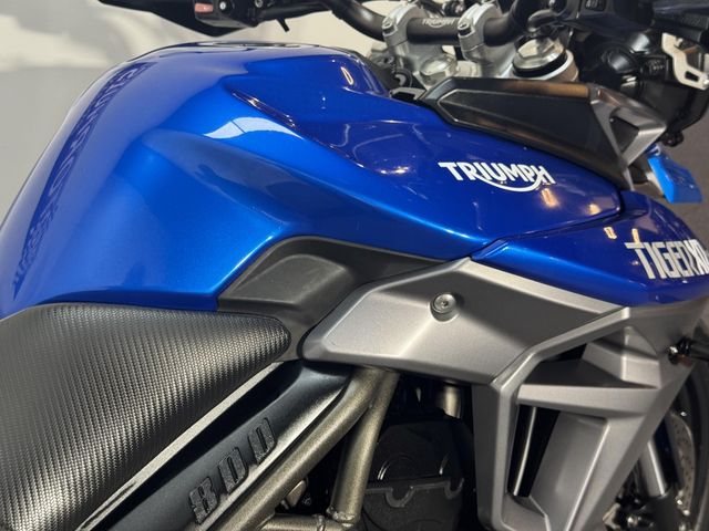 triumph - tiger-800-xrx