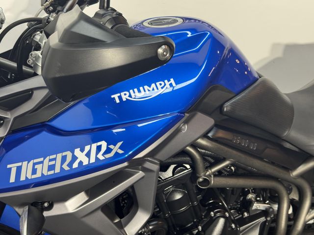 triumph - tiger-800-xrx