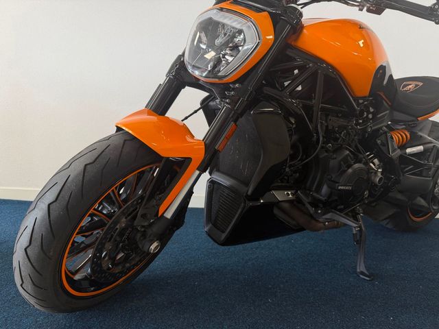 ducati - diavel-1260-lamborghini