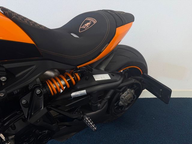 ducati - diavel-1260-lamborghini