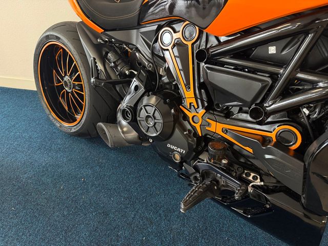ducati - diavel-1260-lamborghini