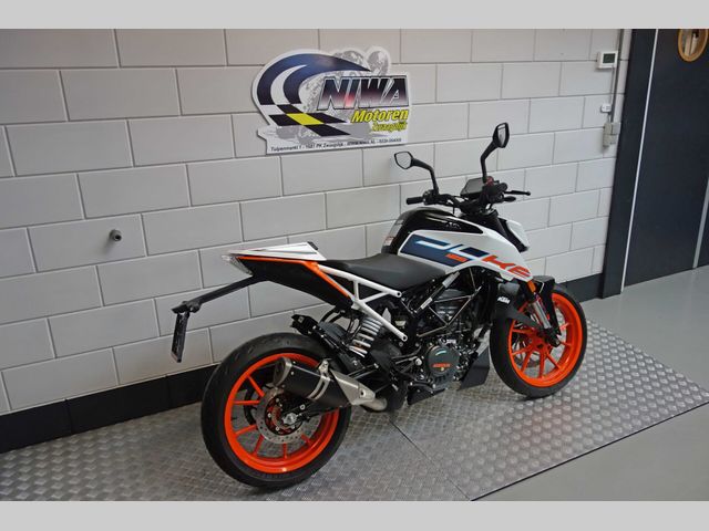 ktm - 125-duke