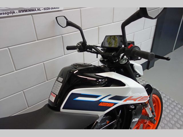 ktm - 125-duke
