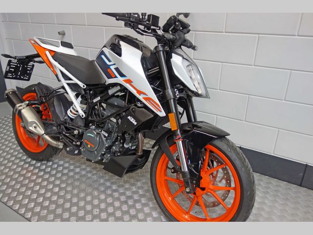ktm - 125-duke