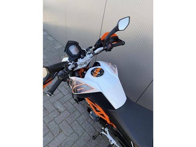 ktm - 390-duke-abs