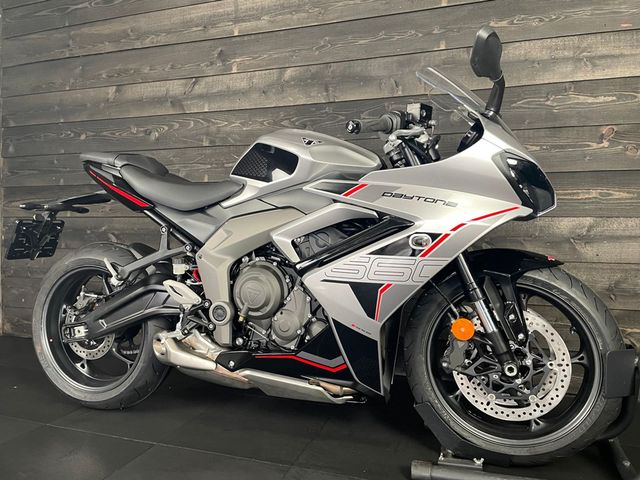 triumph - daytona-660