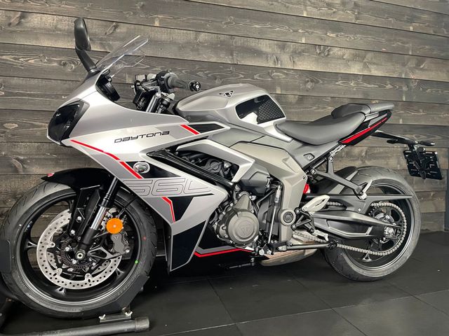 triumph - daytona-660