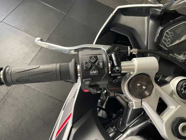 triumph - daytona-660