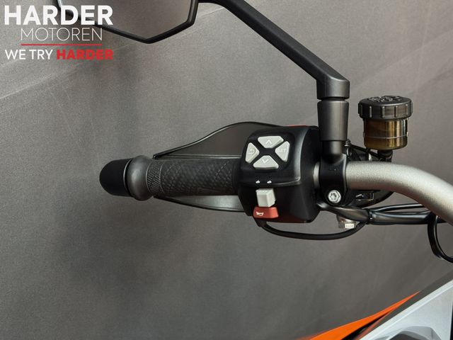 ktm - 1290-super-duke-gt