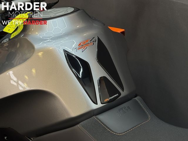 ktm - 1290-super-duke-gt