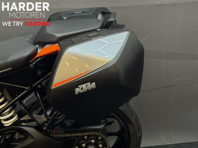 ktm - 1290-super-duke-gt