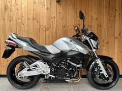 SUZUKI GSR 600