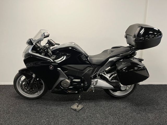 honda - vfr-1200-f-c-abs-dct