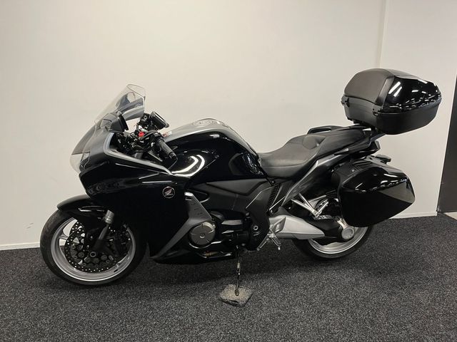 honda - vfr-1200-f-c-abs-dct