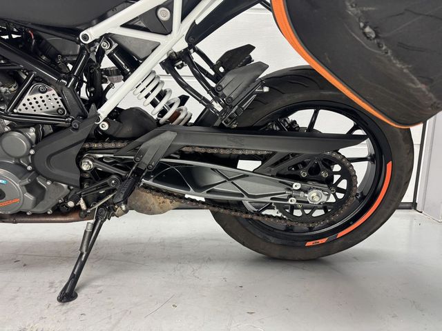 ktm - 390-duke-abs