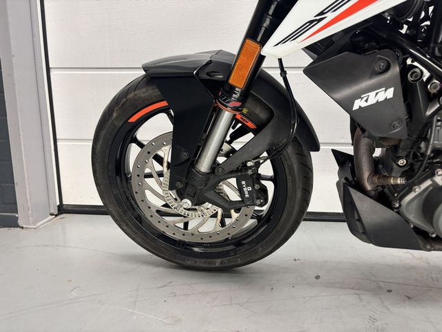 ktm - 390-duke-abs