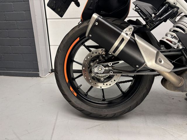 ktm - 390-duke-abs