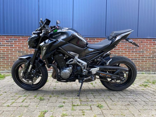 kawasaki - z900