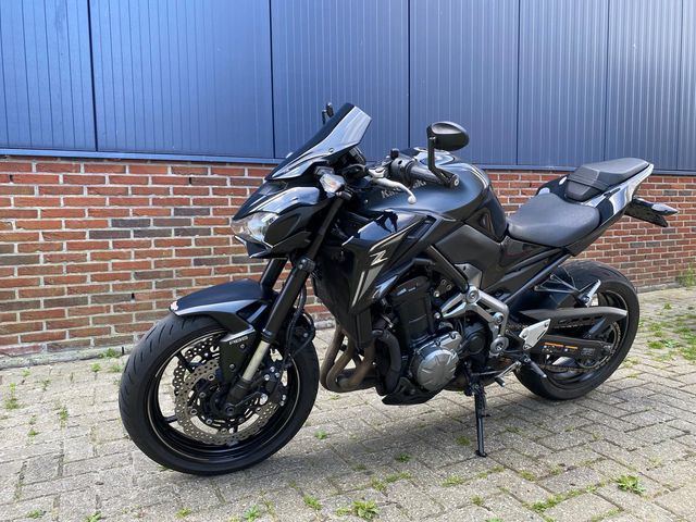 kawasaki - z900
