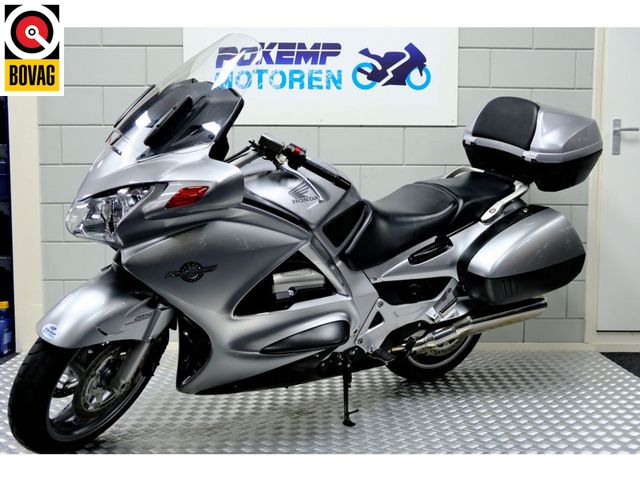 honda - st-1300-pan-european