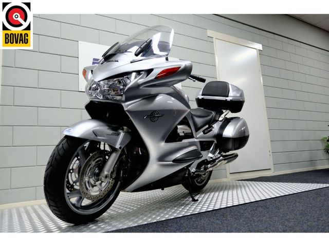 honda - st-1300-pan-european