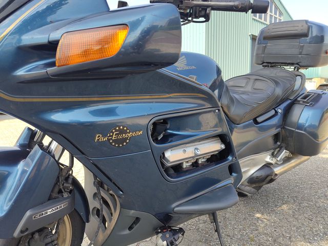 honda - st-1100-pan-european