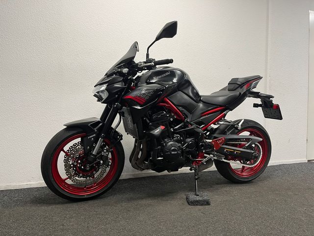 kawasaki - z900