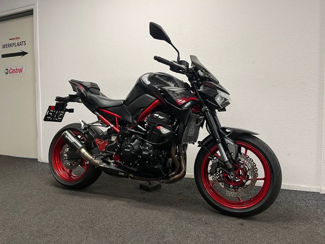 kawasaki - z900
