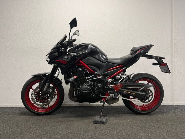 kawasaki - z900