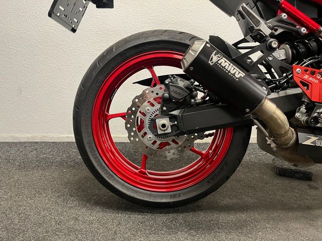 kawasaki - z900