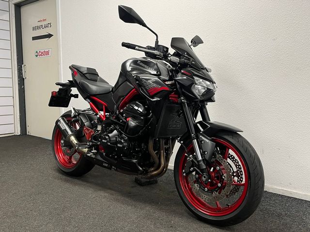 kawasaki - z900