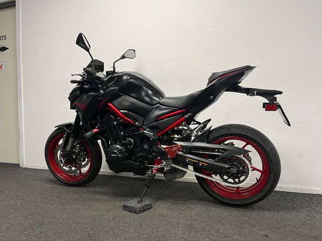 kawasaki - z900
