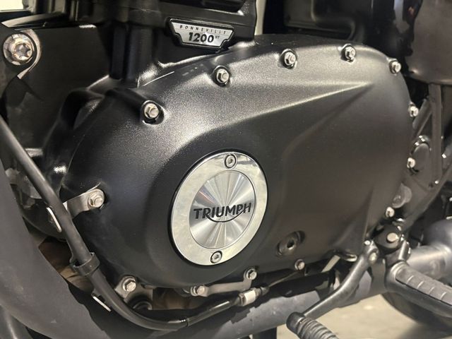 triumph - bonneville-t-120-black