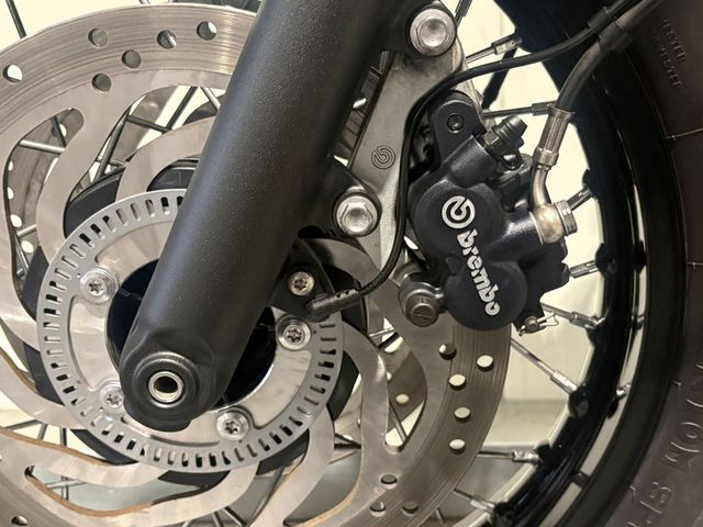 triumph - bonneville-t-120-black