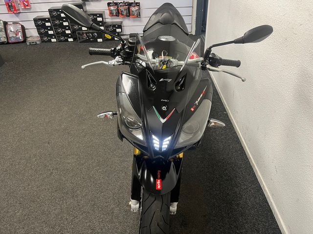 aprilia - tuono-v4