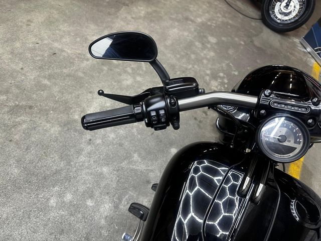 harley-davidson - breakout-pro-street-cvo