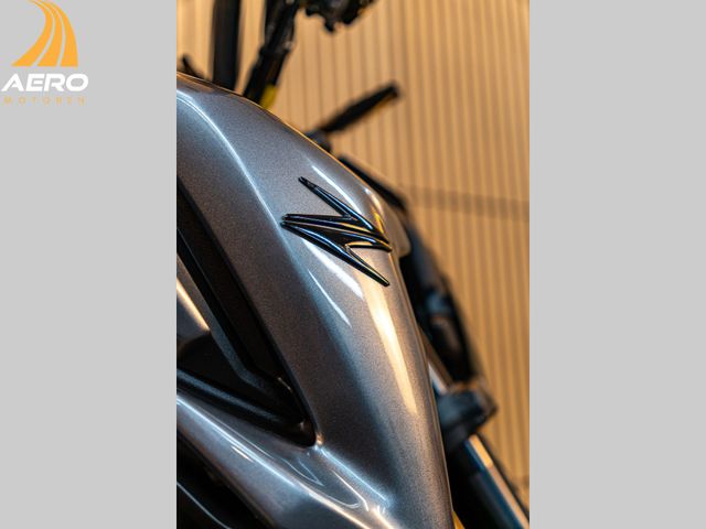 kawasaki - z900