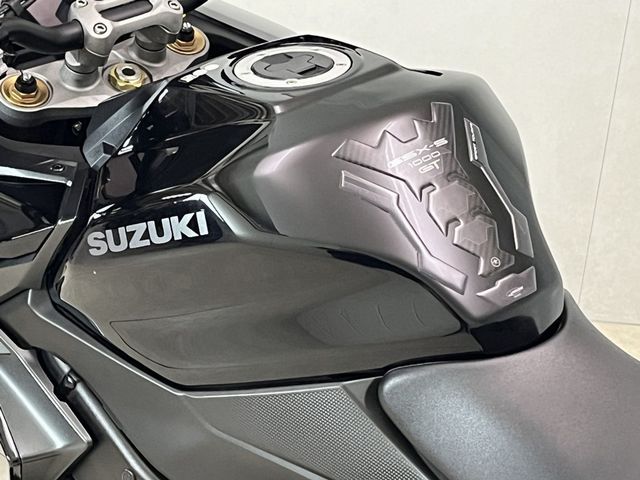 suzuki - gsx-s-1000-gt
